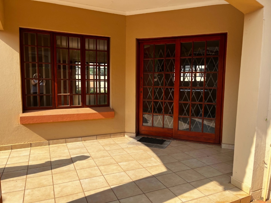 To Let 2 Bedroom Property for Rent in Melodie North West